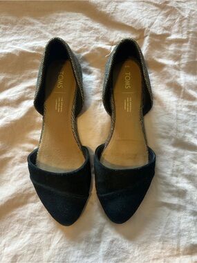 Toms Black Pointed D'Orsay Flats with Tan Insole